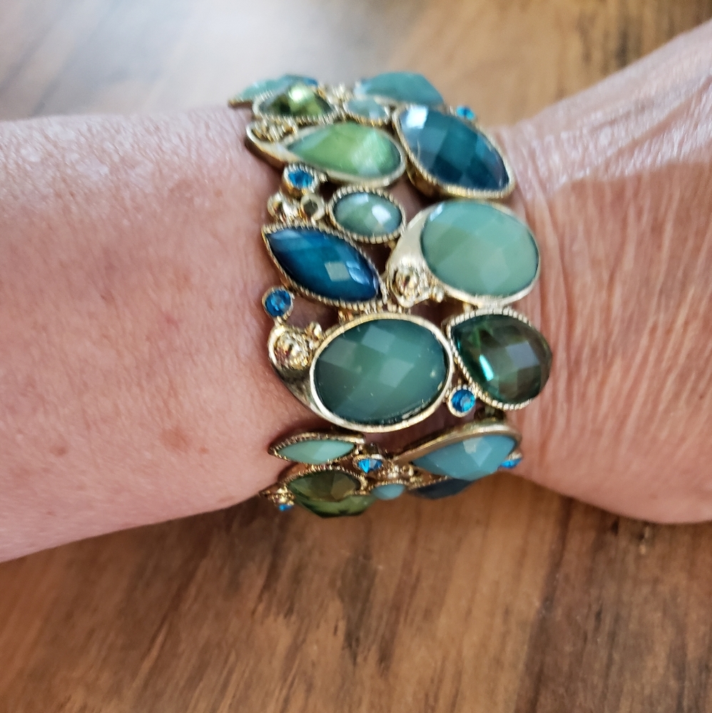 Green stone bracelet